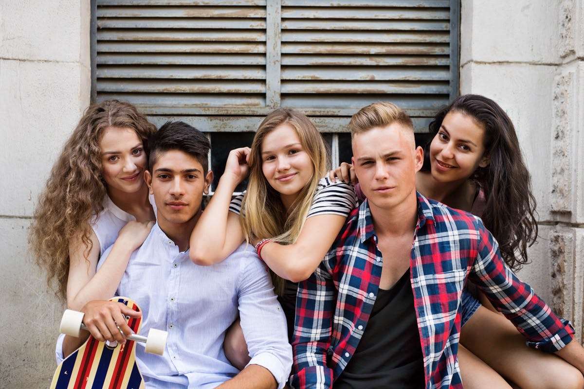 Group of teenagers posing